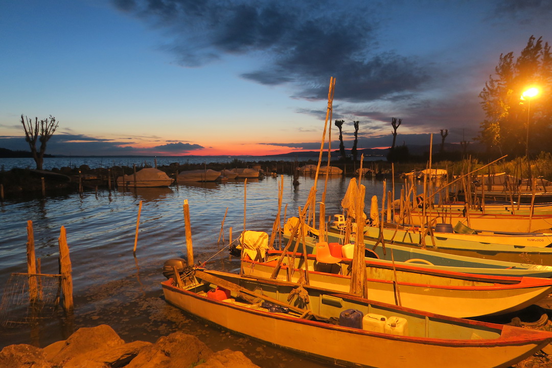 夕焼けも宵も美しトラジメーノ湖_f0234936_7362198.jpg