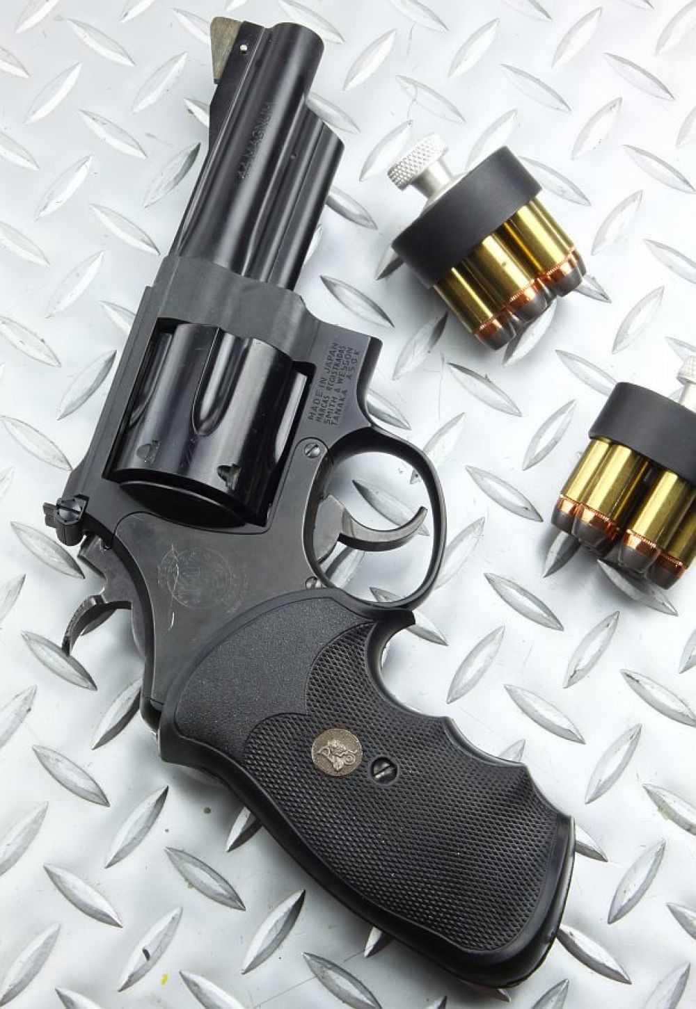 44Mag マウンテン リボルバー : 44Mag マウンテン リボルバー :