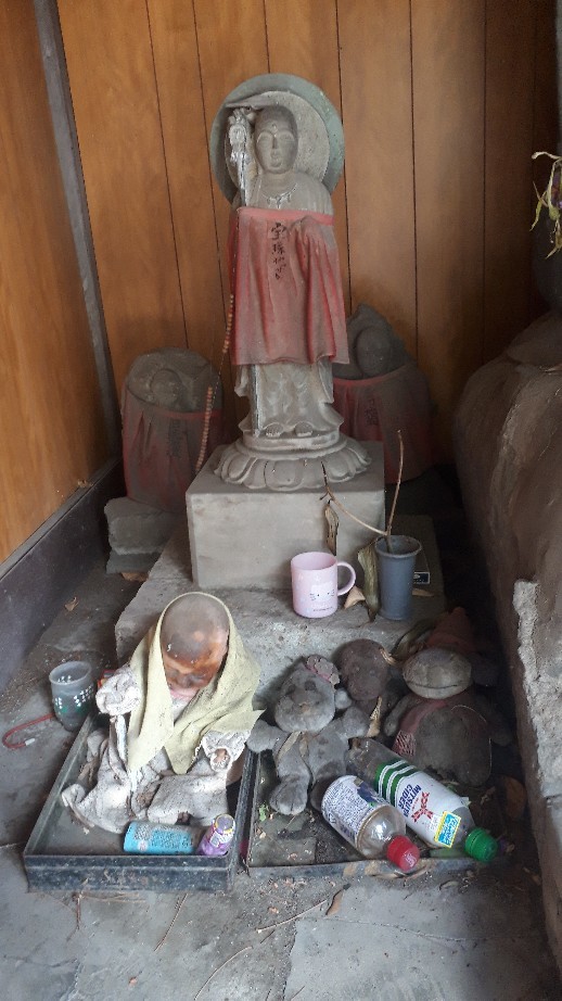 【東京地霊散歩】竜泉に江戸の残り香と少しの寂しさと(2時間で浅草北寺社めぐり)大音寺、中村勘三郎、飛不動、吉原神社、吉原弁財天、震災慰霊碑、浅草田圃太郎稲荷※正憶院について追記_b0116271_18515797.jpg