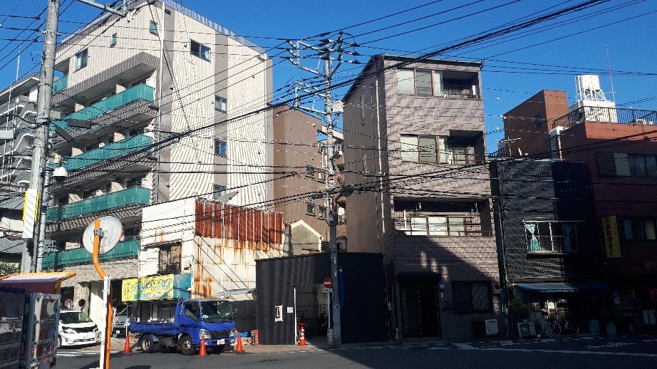【東京地霊散歩】竜泉に江戸の残り香と少しの寂しさと(2時間で浅草北寺社めぐり)大音寺、中村勘三郎、飛不動、吉原神社、吉原弁財天、震災慰霊碑、浅草田圃太郎稲荷※正憶院について追記_b0116271_19123235.jpg