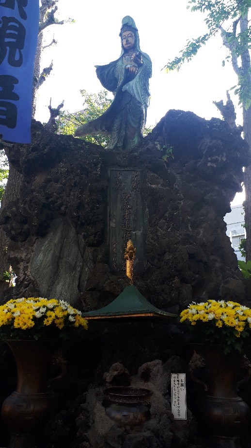 【東京地霊散歩】竜泉に江戸の残り香と少しの寂しさと(2時間で浅草北寺社めぐり)大音寺、中村勘三郎、飛不動、吉原神社、吉原弁財天、震災慰霊碑、浅草田圃太郎稲荷※正憶院について追記_b0116271_19160541.jpg