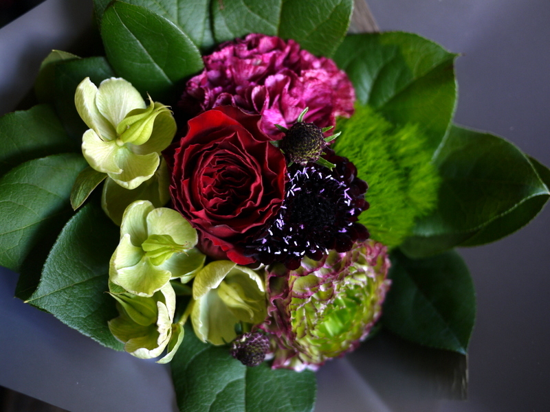 送別用の花束。女性へ。「かっこいい感じ」。2019/05/17。_b0171193_18353190.jpg