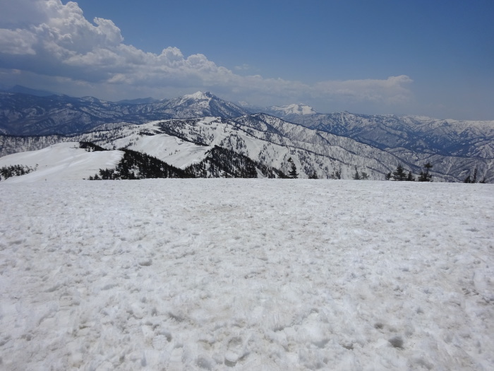 遠かった残雪の会津駒ヶ岳_b0124306_23043913.jpg