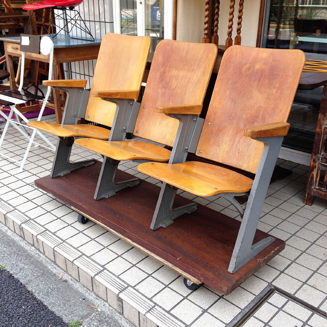 1950 S Japan Vintage シアターチェア コトブキ社製 が入荷しました 目黒 Resale Loopのブログ