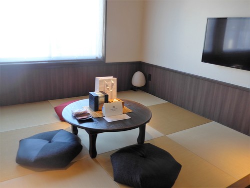 京都御所西「THE JUNEI HOTEL」に泊まる。_f0232060_1242810.jpg