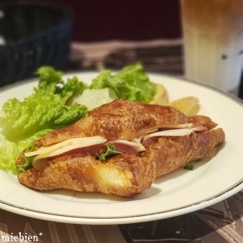 Roujeロケ地 Paul神楽坂 でクロワッサンミックスとエクレールカフェ Me