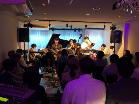 広島 Jazzlive comin 明日月曜日のジャズライブ！_b0115606_11272630.jpeg