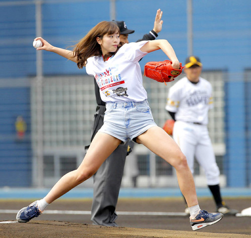 稲村亜美 プロ野球 上原浩治 Sports 憲法 政治