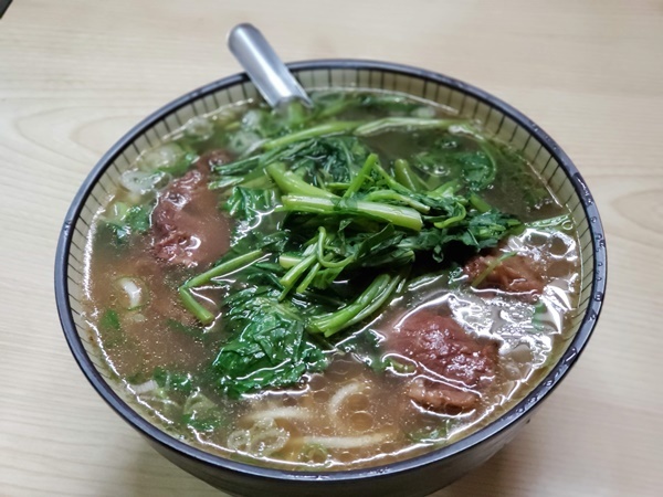 ホテル：グリーンワールド建北　夕食は廖家牛肉麺へ　老虎堂で黒糖タピオカミルクティー_a0114319_02102496.jpg