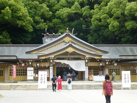 護国神社 蚤の市へ♪_d0319943_16422460.jpg