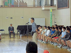 田植え体験(月光原小・西根小)_d0247484_13283534.jpg