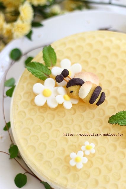 蜂の巣ケーキ&お庭通信♡_a0134594_11102356.jpg
