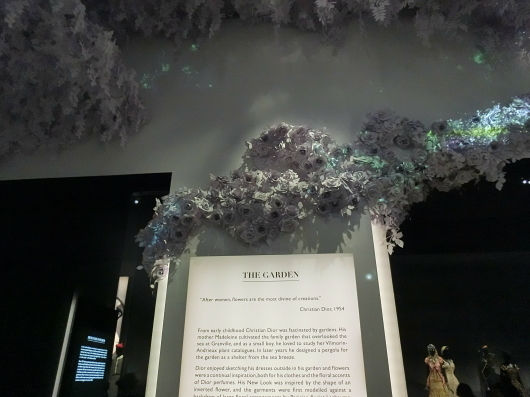 ディオールの回顧展【Christian Dior: Designer of Dreams】_e0303431_18543573.jpg