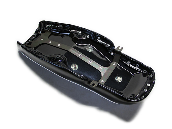 MOTOR ROCK SR400/500用 カフェレーサーシート Type1 (MR-SM077W)_e0182444_19412797.jpg