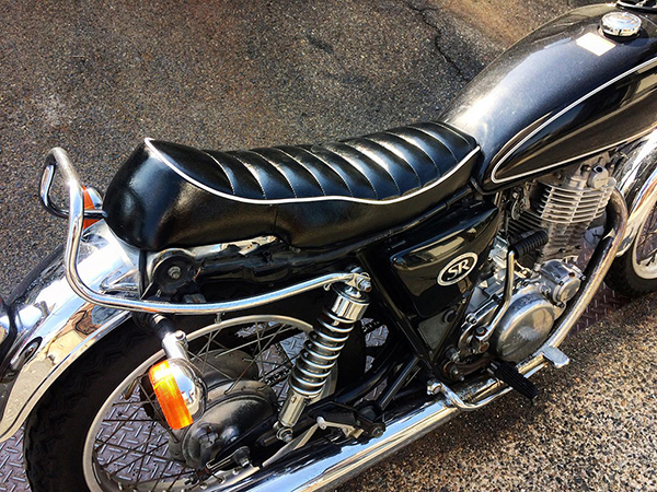 MOTOR ROCK SR400/500用 カフェレーサーシート Type1 (MR-SM077W)_e0182444_19413316.jpg