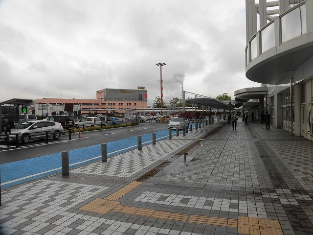 フラワーハンギングが楽しみな新富士駅富士山口（旧北口）広場_f0141310_07551719.jpg