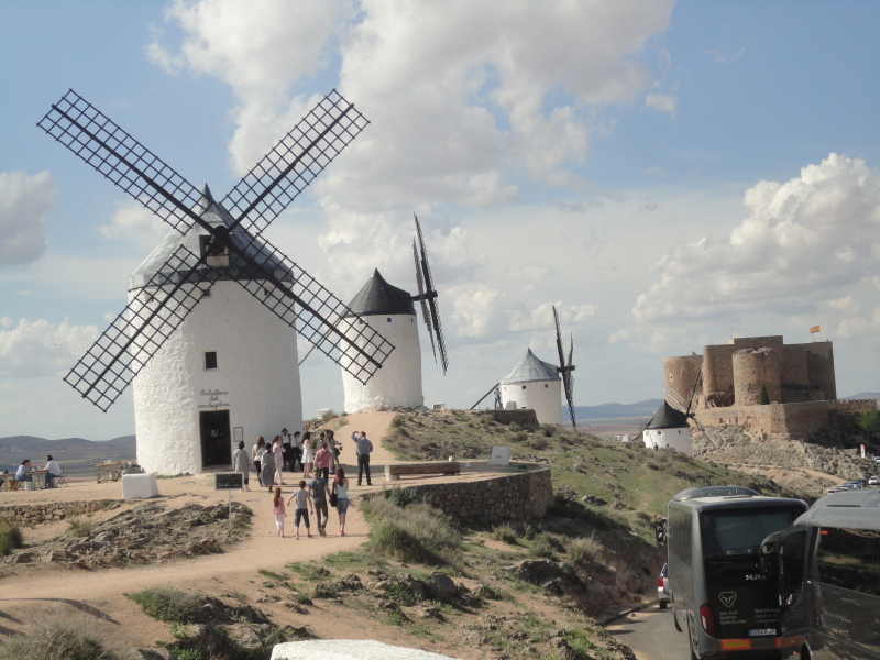 スペイン旅　ラ・マンチャ地方 「白い風車群」_d0359338_15080166.jpg