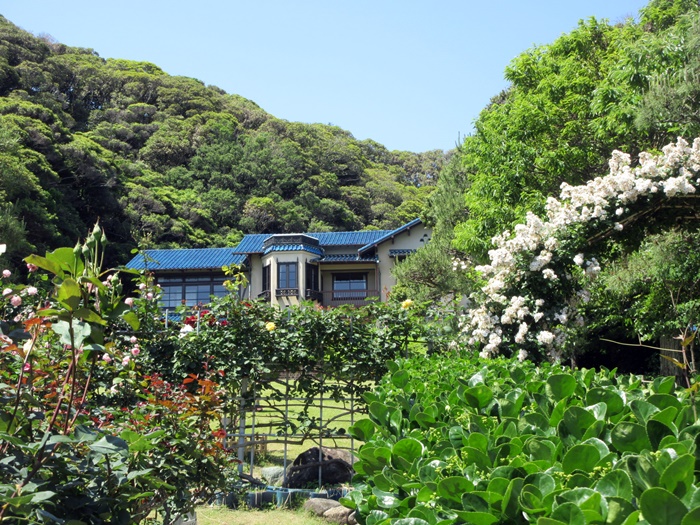 【鎌倉文学館(旧前田侯爵別邸)の庭園の薔薇】_b0009849_17392398.jpg