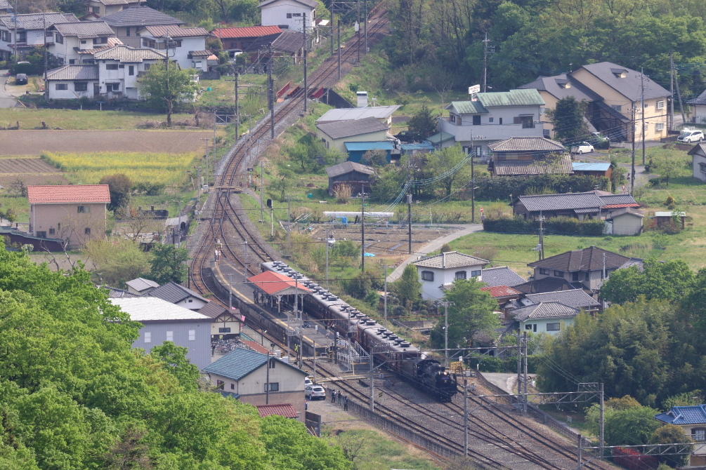 新緑の頃、汽車が小さな駅を通過する - 2019年新緑・秩父鉄道 -_b0190710_20504101.jpg