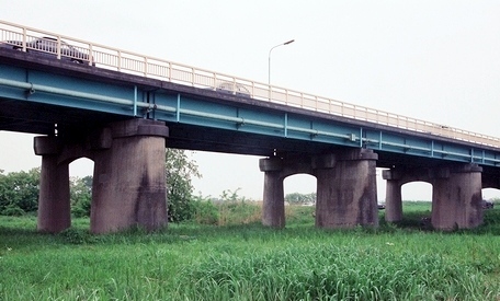 坂東大橋旧橋梁と上毛電気鉄道未成線_e0030537_23484338.jpg