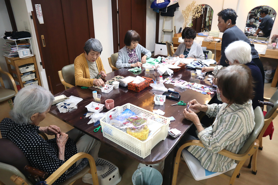 キルト教室 ~ リボンで作る連絡帳ケース作り⑧~_e0222340_15154220.jpg