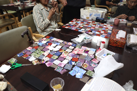 キルト教室 ~ リボンで作る連絡帳ケース作り⑧~_e0222340_15194957.jpg