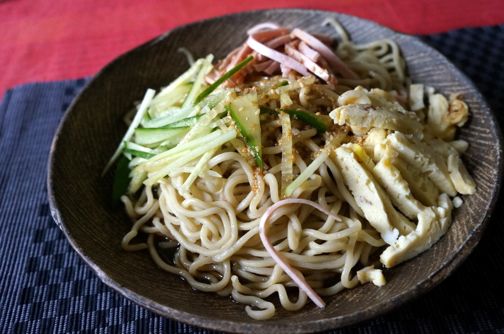 冷やし中華、これはもしかしたら冷やしラーメン？_c0180686_18021742.jpg