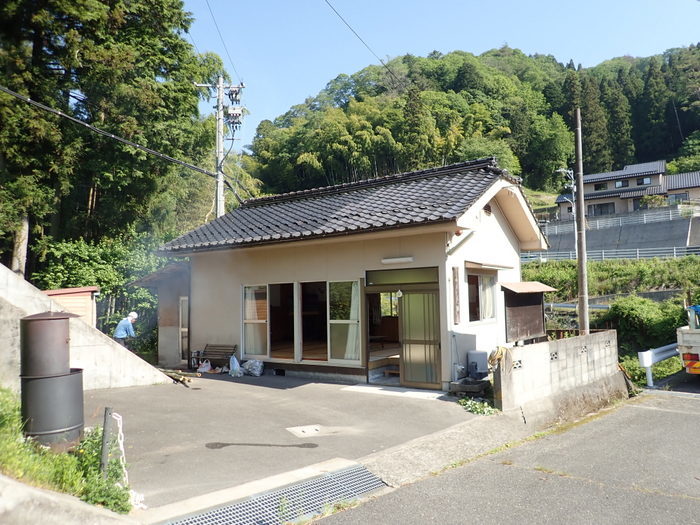 町内一斉清掃&客人神社の草刈り_c0116915_23480480.jpg