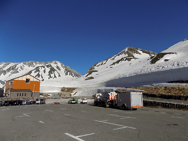 親孝行の旅、今年は立山黒部アルペンルート その1_f0126903_21101282.jpg