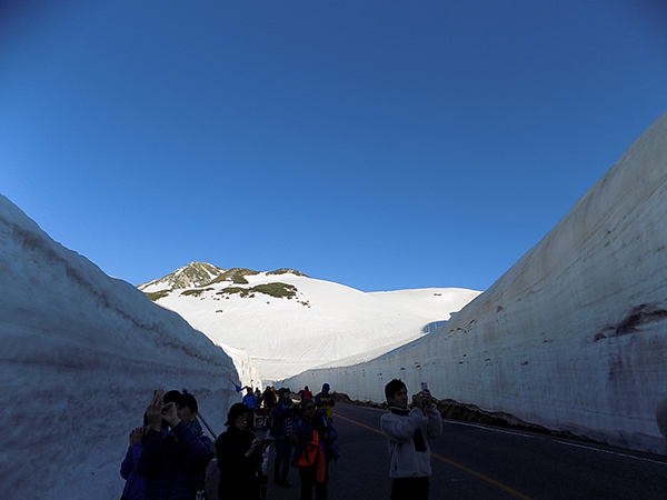 親孝行の旅、今年は立山黒部アルペンルート その1_f0126903_21105092.jpg