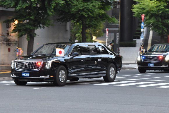 トランプ大統領来日「ビースト」撮影_e0158925_2384020.jpg