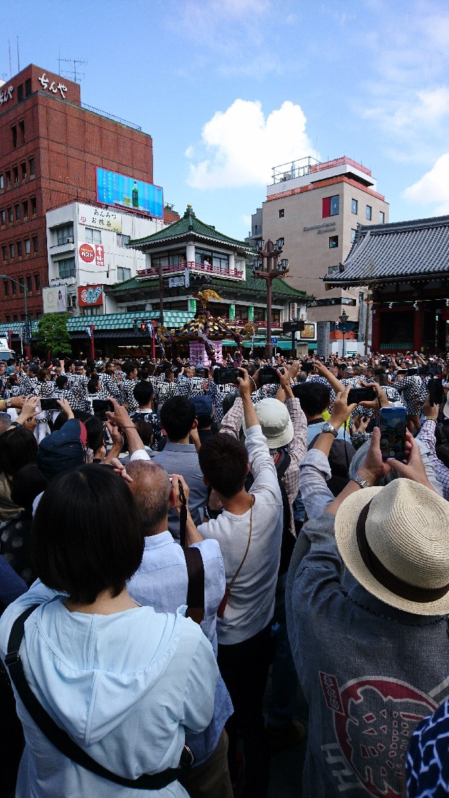 三社祭の様子_a0228408_17440305.jpg