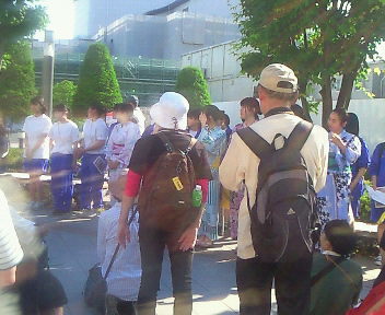 産調ガールズと駅からハイキング_b0183808_13080323.jpg