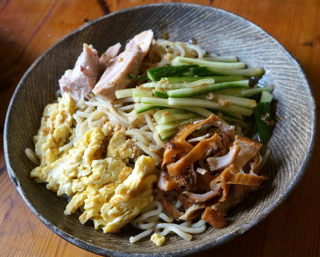 涼麺?冷やしラーメン?_c0180686_21463018.jpg