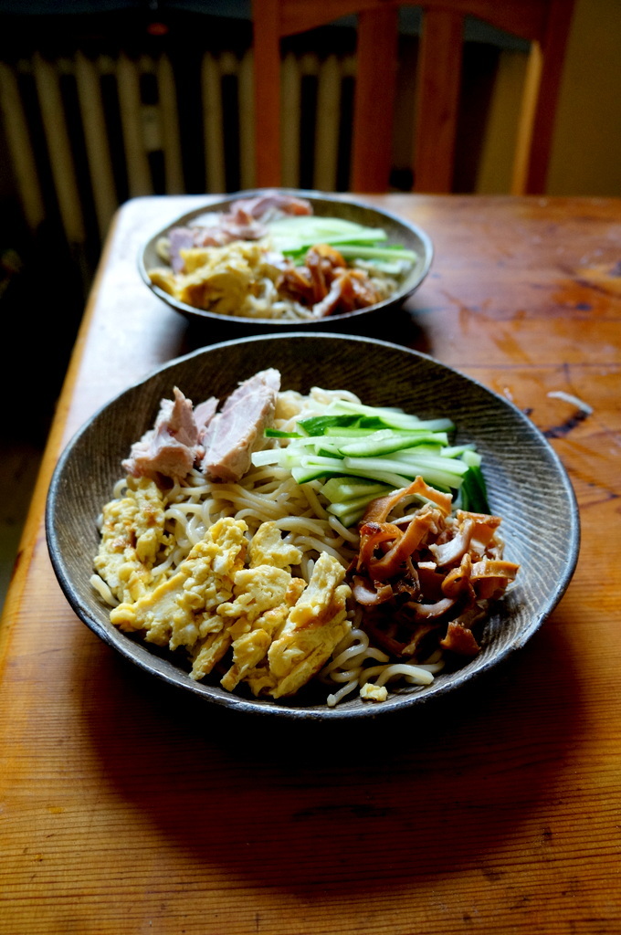 涼麺?冷やしラーメン?_c0180686_21470085.jpg