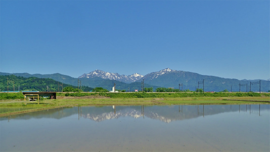 シーズン初の草刈り作業を行いました!_c0336902_19461002.jpg