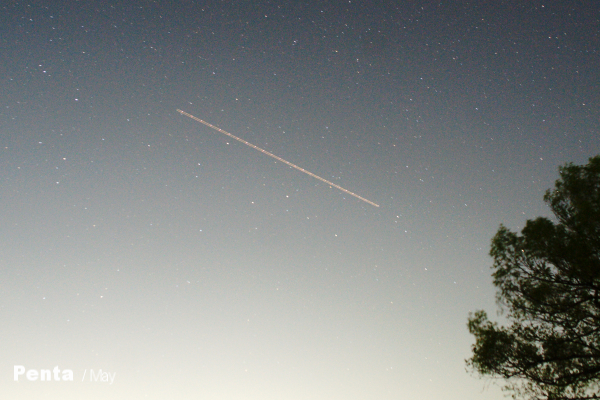 （天体）流れ星と飛行機のライト_c0227134_15522196.jpg