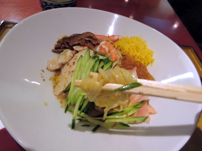 冷やし中華(ごまだれ)【麻布茶房】_b0009849_17513886.jpg