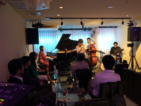 広島でジャズ  Jazzlive Comin 本日5月30日木曜日のライブ_b0115606_11434001.jpeg