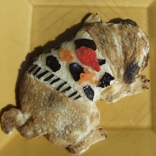 食パン パグ犬ゆずちゃん 人生で我慢するのはトイレだけ 食パン パグ犬ゆずちゃん 人生で我慢するのはトイレだけ