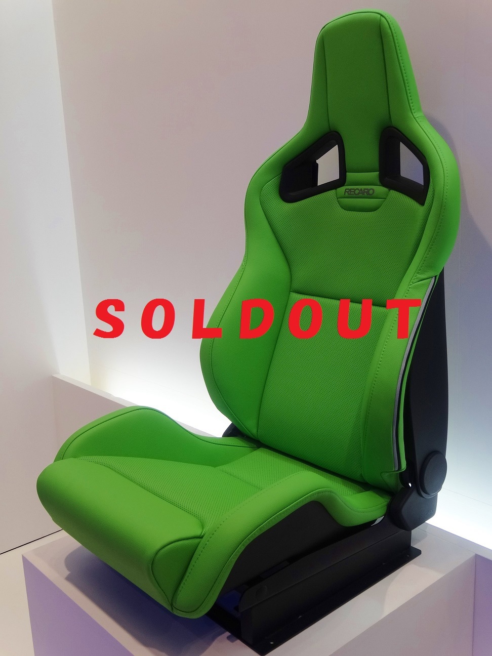 販売終了品もあり！！　ＲＥＣＡＲＯ　大特価品のご案内～！！_c0079816_17371027.jpg