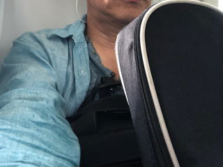 平日でもギターを持ってこれるは有難きことかな_b0040332_18100944.jpg