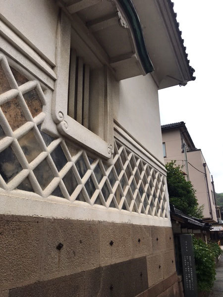 沢山の神様に出会う金沢 その2近江町市場からひがし茶屋街へ_f0224855_01083973.jpg