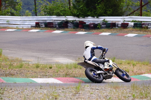 イワサキ走行会レポートin阿讃サーキット_b0163075_13520564.jpg