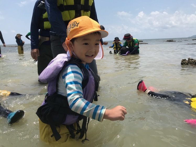 青空ようちえん〔週末〕春の海岸ピクニック(5/5)泳いで!生き物を見つけて!親子でのんびり今年はじめての海遊び_d0363878_23512165.jpg