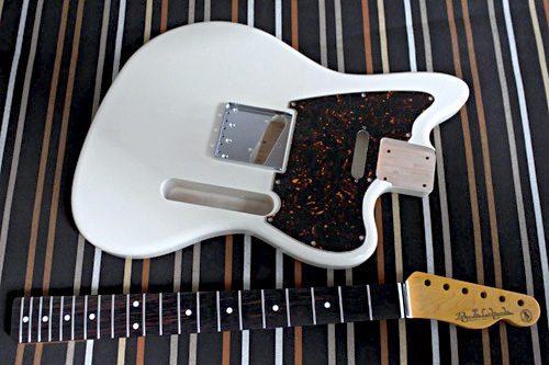 オーダーものを含むGuitar × 5種の塗装が完了しました!_e0053731_17105703.jpg
