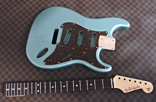 オーダーものを含むGuitar × 5種の塗装が完了しました!_e0053731_17110344.jpg