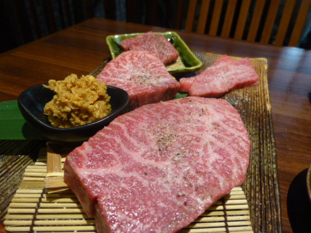 焼肉ダイニング 甲 押小路本店 　お手頃とはこのお店のこと_d0106134_22465613.jpg