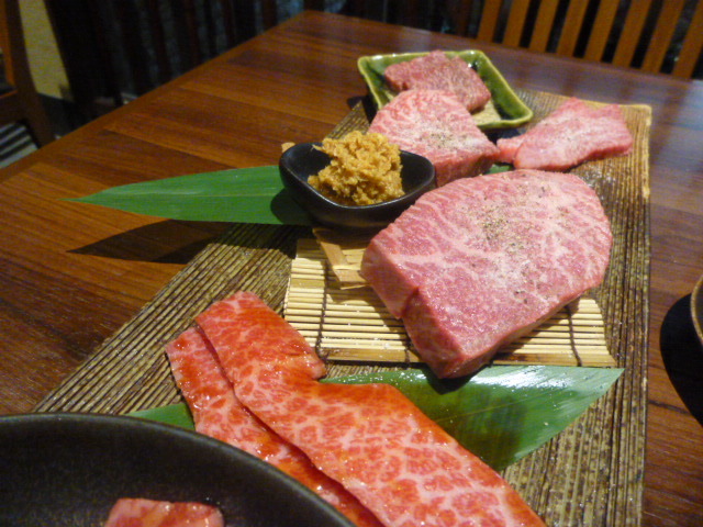 焼肉ダイニング 甲 押小路本店 　お手頃とはこのお店のこと_d0106134_22470241.jpg