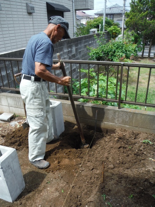 ワンちゃん用遊び場 ~ 庭に作りたいんですが。_d0165368_17163036.jpg